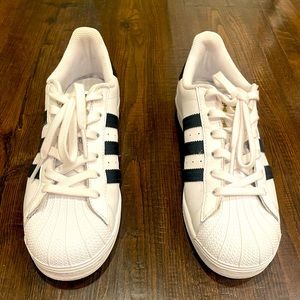 Women’s Adidas Shoes Size 7.5